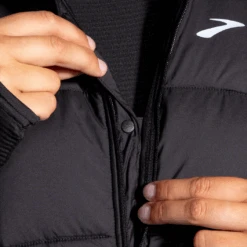 BROOKS Women's Shield Hybrid Vest 3.0 (001 - Black) 10 BROOKS Women's Shield Hybrid Vest 3.0 (001 - Black) -TCRunning Shop 221695 001 D4 Shield Hybrid Vest 3