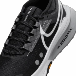Nike Women’s Zegama Trail 2 (001 - Black/White-Wolf Grey-Anthracite) -TCRunning Shop AURORA FD5191 001 PHSYD001 2000