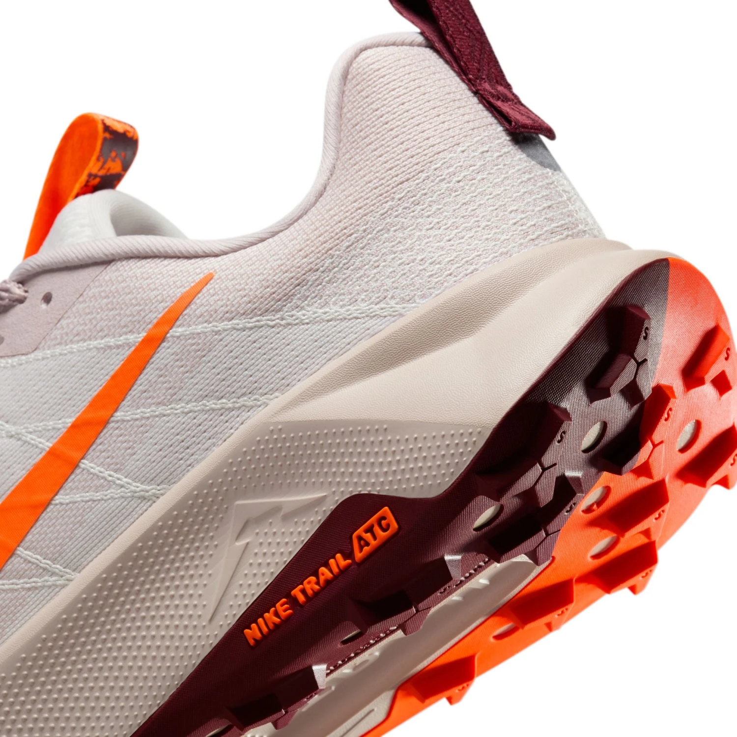 Nike Men’s Wildhorse 10 (102 - Sail/Hyper Crimson-Silt Red) 5 Nike Men’s Wildhorse 10 (102 - Sail/Hyper Crimson-Silt Red) - Image 5