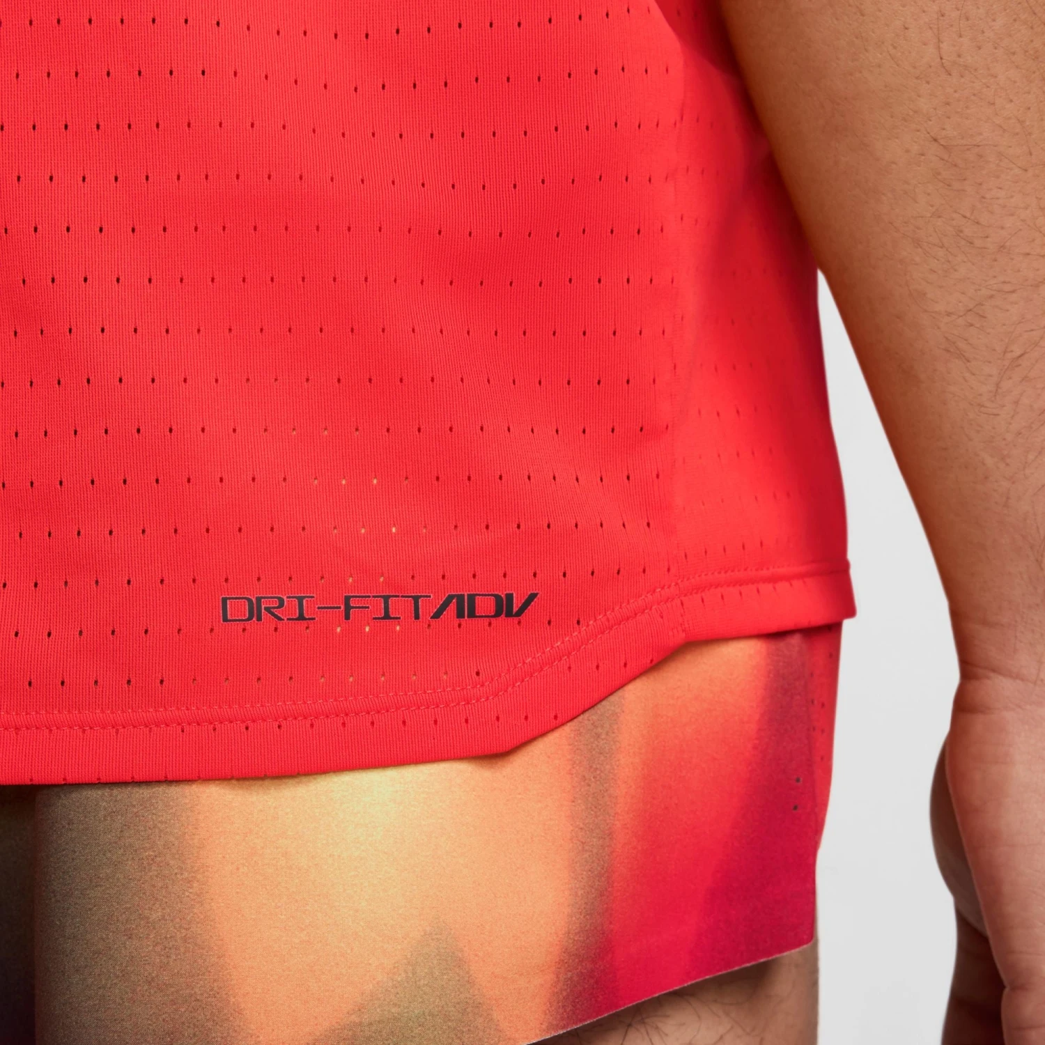 Nike Men's AeroSwift Dri-FIT ADV Short-Sleeve Running Top (696 - LT Crimson/Black) 6 Nike Men's AeroSwift Dri-FIT ADV Short-Sleeve Running Top (696 - LT Crimson/Black) - Image 6