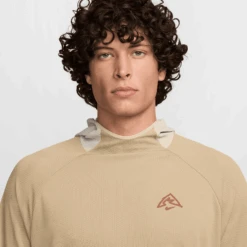 Nike Men's Trail Dri-FIT UV Hooded Running Top (297 - Parachute Beige/Desert Khaki/Cinnamon) -TCRunning Shop AURORA HJ4172 297 PHSYM001 2000