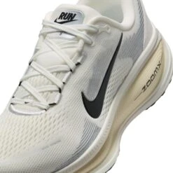Nike Women's Vomero 18 (101 - Summit White/Black-Coconut Milk) -TCRunning Shop AURORA HM6804 101 PHSYD001 2000