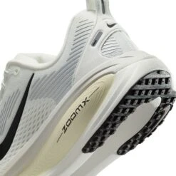 Nike Women's Vomero 18 (101 - Summit White/Black-Coconut Milk) -TCRunning Shop AURORA HM6804 101 PHSYD002 2000