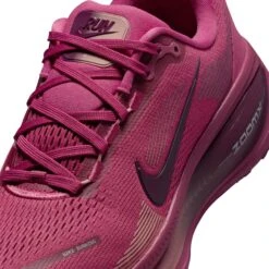 Nike Women's Vomero 18 (604 - Sweet Beet/Bordeaux-Red Stardust) -TCRunning Shop AURORA HM6804 604 PHSYD001 2000