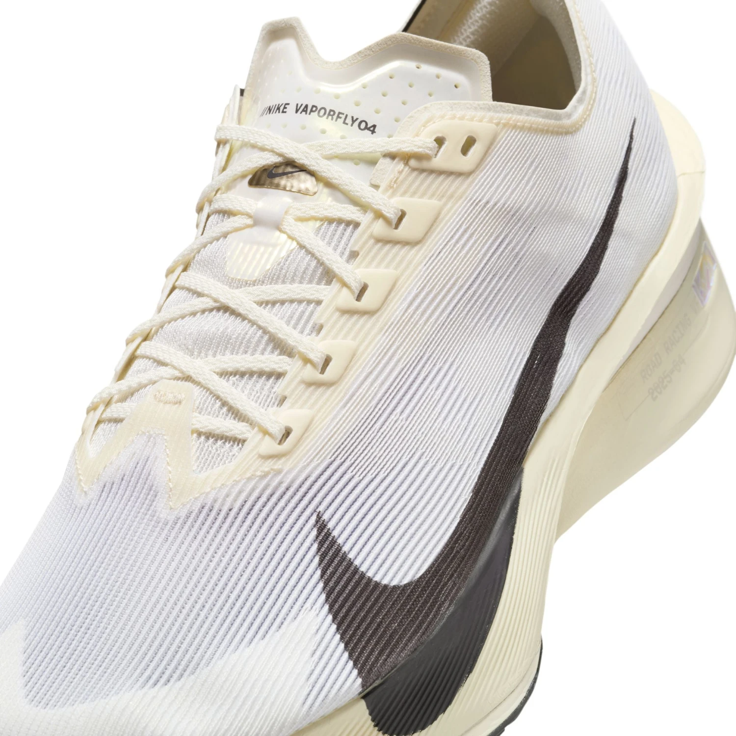 Nike Men’s Vaporfly 4 "Jakob Ingebrigtsen" (100 - Sail/Medium Ash-Metallic Gold Grain-Phantom) 4 Nike Men’s Vaporfly 4 "Jakob Ingebrigtsen" (100 - Sail/Medium Ash-Metallic Gold Grain-Phantom) - Image 4