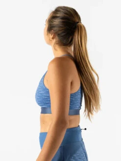 Women's Strappy Pocket Bra (True Navy Geo Dot) -TCRunning Shop DSC00213 600x a193b65e c74d 4012 89bb a98a6a9c2396