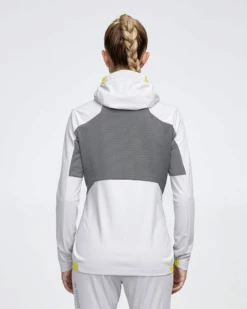 Women’s Jacket Protection (91000 - Quiet Grey) 7 Women’s Jacket Protection (91000 - Quiet Grey) -TCRunning Shop IMG 4158