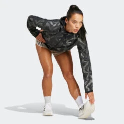 ADIDAS Women's Ult Prem Jacket (Black/Refsil) 7 ADIDAS Women's Ult Prem Jacket (Black/Refsil) -TCRunning Shop Image51 b335e8e8 2d55 4bc9 ac53 eb2aadd3b7f3