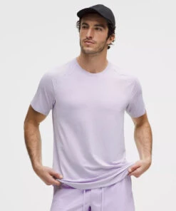 Lululemon Men's License To Train Short-Sleeve Shirt (Heathered Lavender Frost)