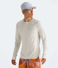 The North Face Men’s Sunriser Long-Sleeve (White Dune) -TCRunning Shop NF0A8BBNQLI MODEL34