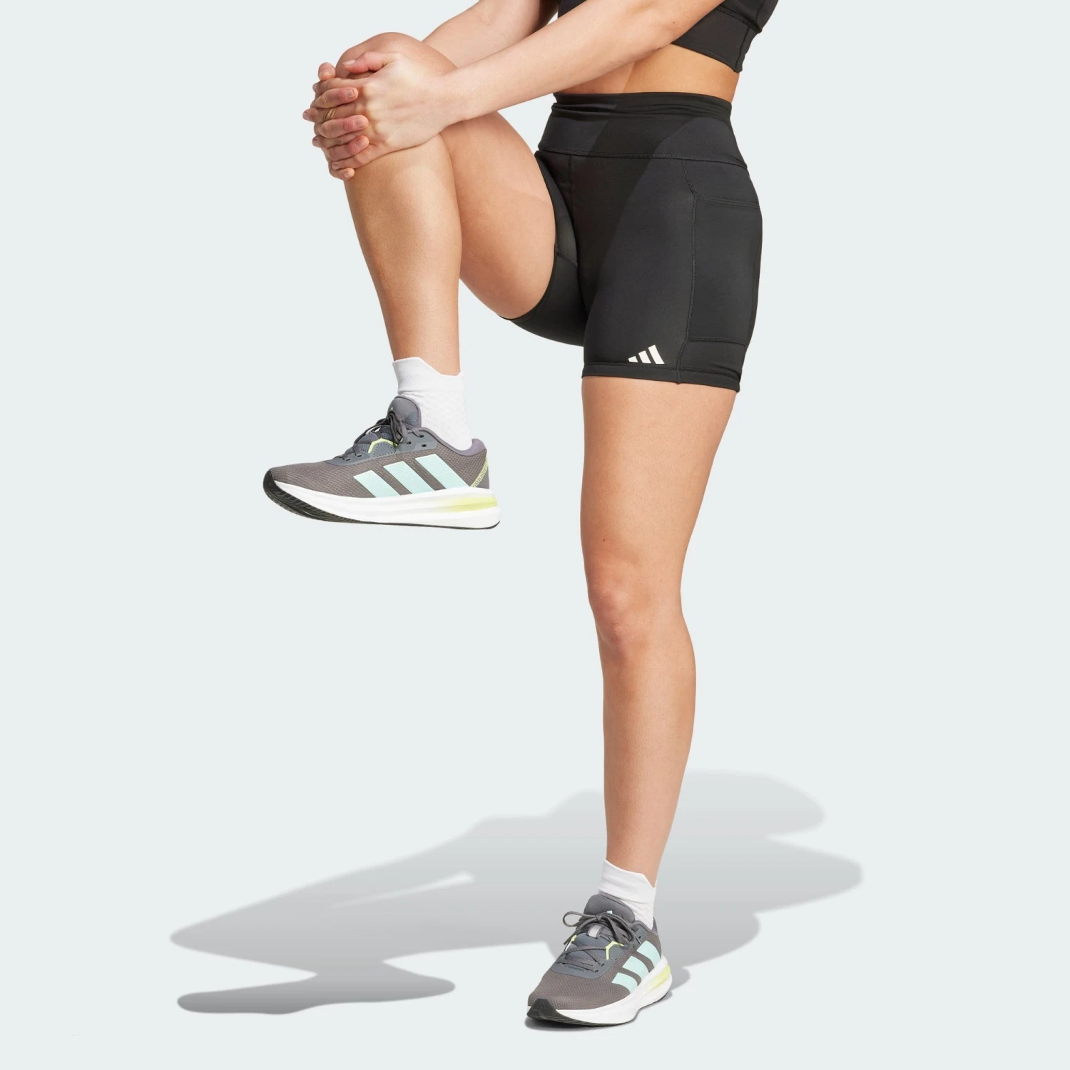 ADIDAS Women's OTR Short Leggings (Black) 1 ADIDAS Women's OTR Short Leggings (Black)